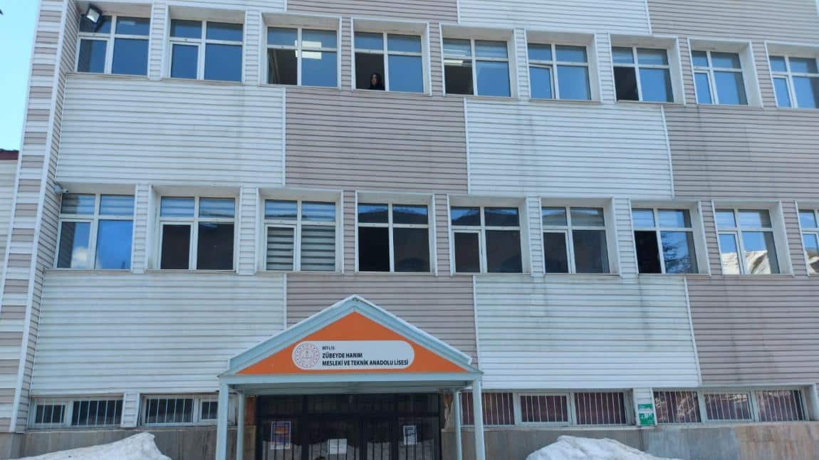 Zübeyde Hanım Kız Mesleki ve Teknik Anadolu Lisesi BİTLİS MERKEZ