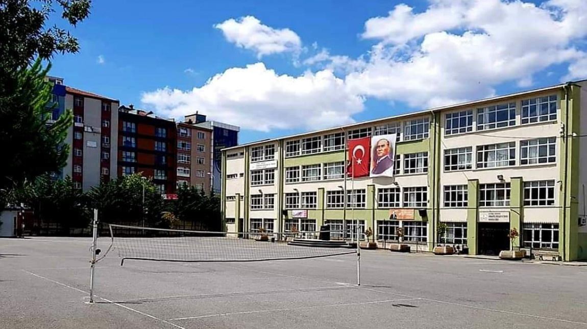 Ümraniye Mesleki ve Teknik Anadolu Lisesi İSTANBUL ÜMRANİYE