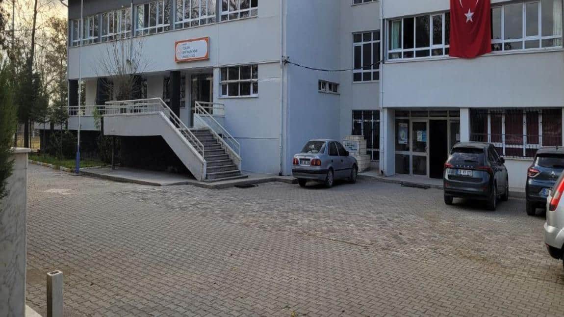 Yeşilova Şehit Nazmi Mengi Anadolu Lisesi AKSARAY MERKEZ
