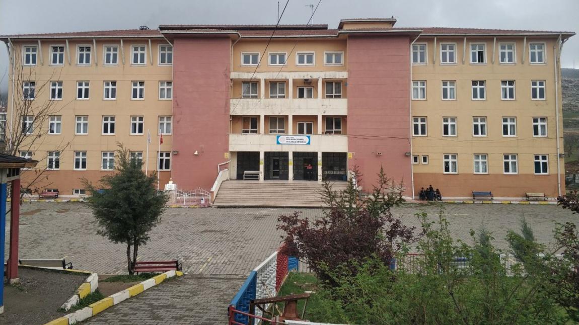 Eruh Borsa İstanbul Yatılı Bölge Ortaokulu SİİRT ERUH