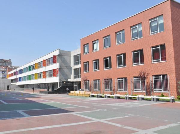 100. Yıl Mesleki ve Teknik Anadolu Lisesi İSTANBUL ZEYTİNBURNU