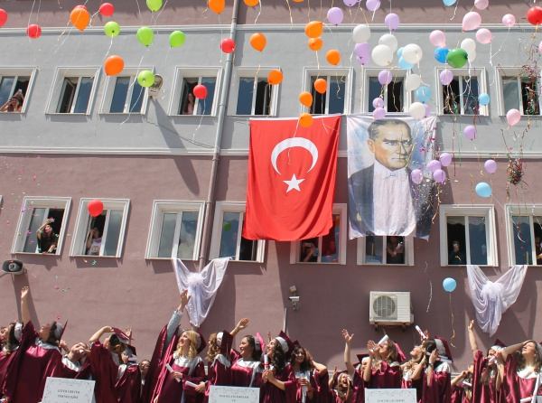 Yahya Kemal Beyatlı Mesleki ve Teknik Anadolu Lisesi KIRKLARELİ MERKEZ