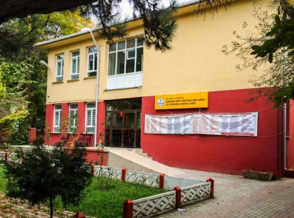 Ahmetbey Şehit Öğretmen Uğur Gören Çok Programlı Anadolu Lisesi KIRKLARELİ LÜLEBURGAZ