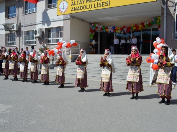 Bornova Altay Ticaret Mesleki ve Teknik Anadolu Lisesi İZMİR BORNOVA