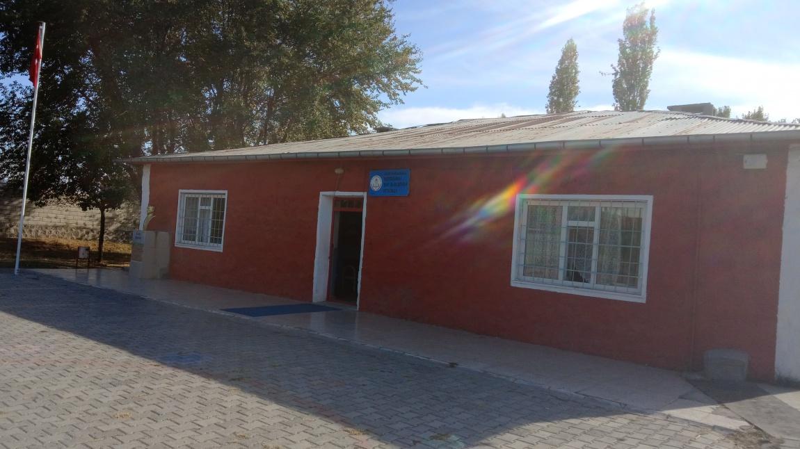 Kacardoğanşalı Şehit Er Bülent Aras Ortaokulu IĞDIR KARAKOYUNLU