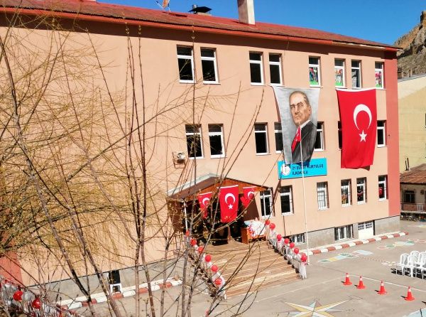 21 Şubat Kurtuluş İlkokulu BAYBURT MERKEZ