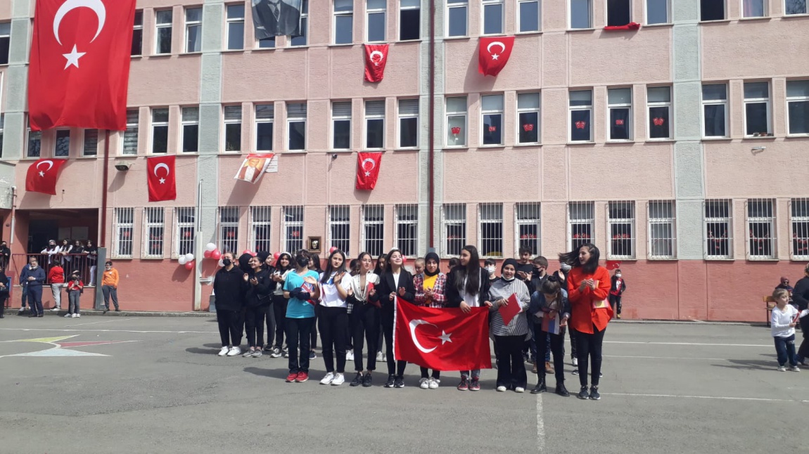 Pelitli 75. Yıl Cumhuriyet Ortaokulu TRABZON ORTAHİSAR
