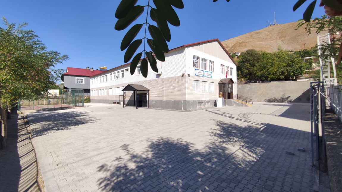 Mustafa Kemal Atatürk İlkokulu BİTLİS MERKEZ