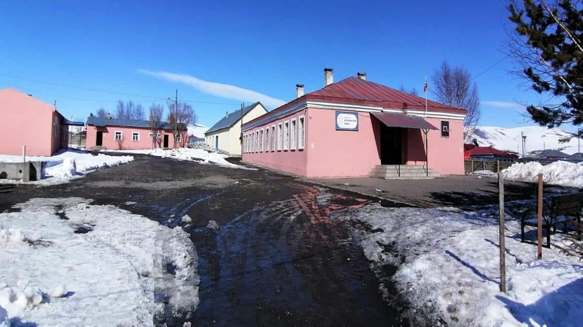 Şehit Er İbrahim Öztürk Ortaokulu ARDAHAN GÖLE