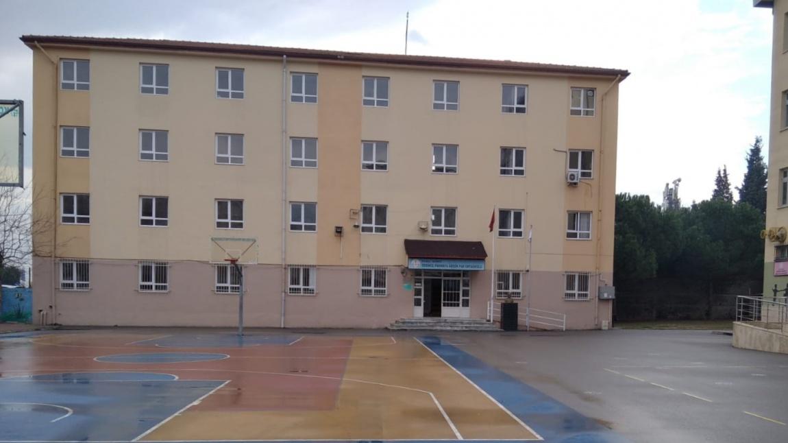 Derince Pakmaya Abidin Pak Ortaokulu KOCAELİ DERİNCE