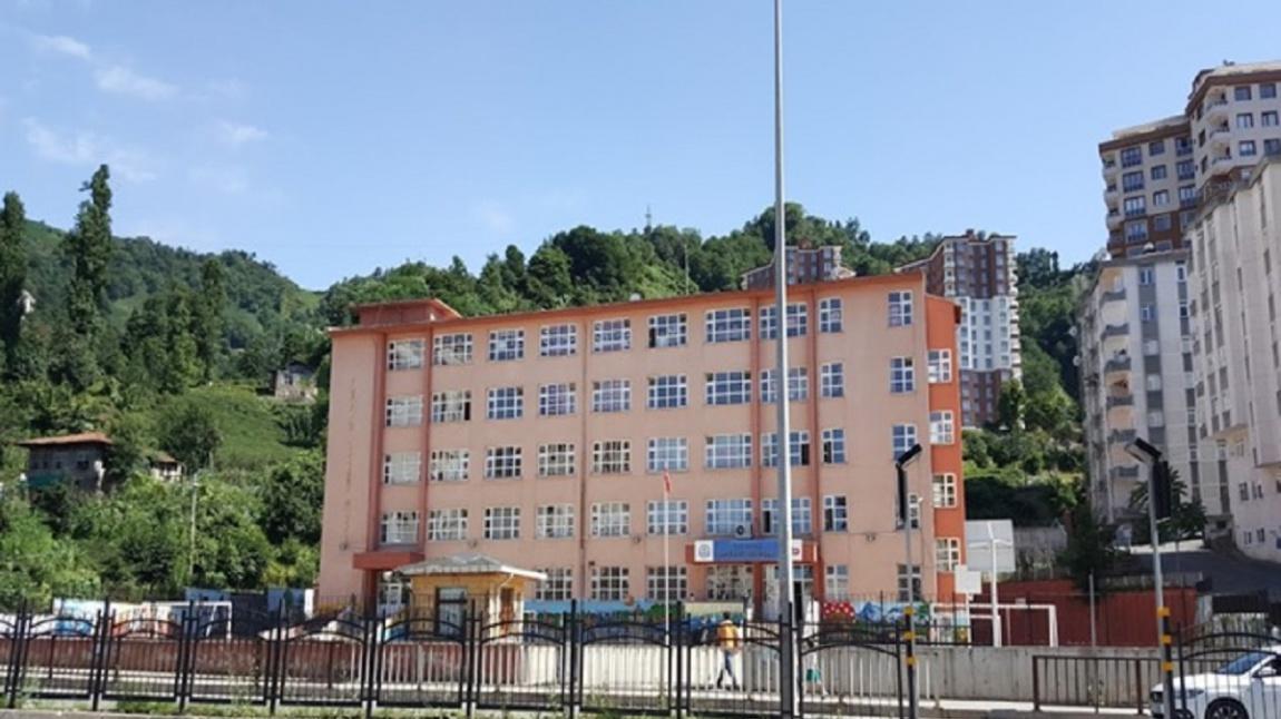 Vakıflar İlkokulu RİZE MERKEZ