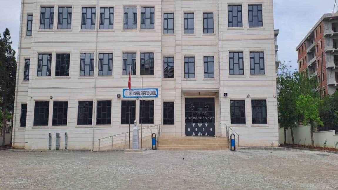 Şehit Orgeneral Eşref Bitlis İlkokulu SİİRT MERKEZ