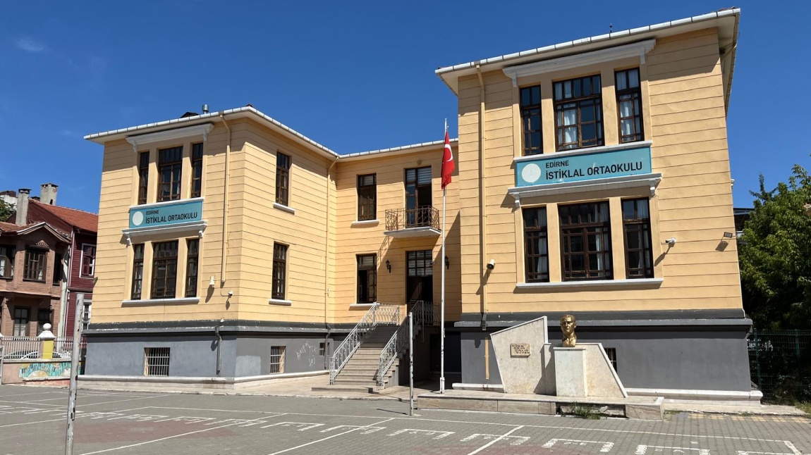 İstiklal Ortaokulu EDİRNE MERKEZ
