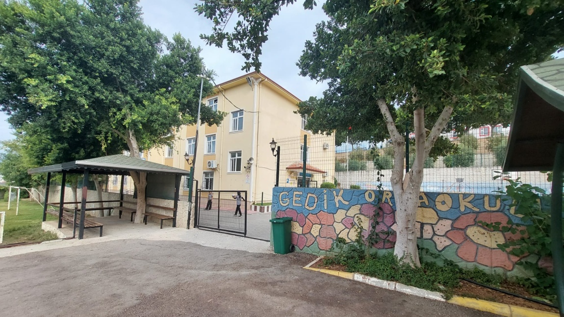 Gedik Ortaokulu ANTALYA SERİK