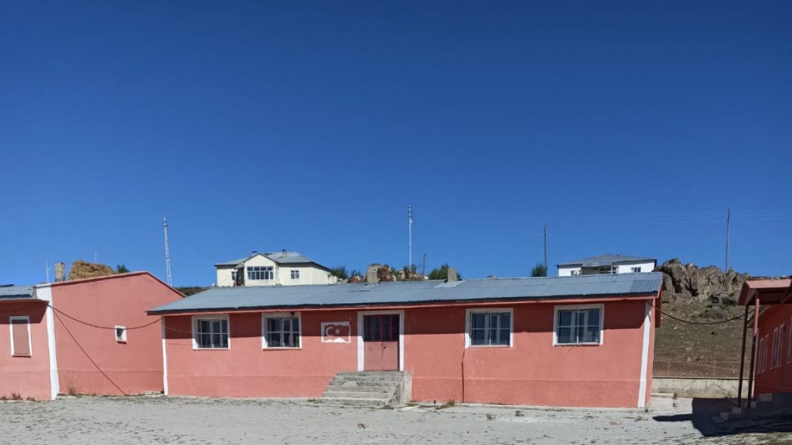 Karaağıl İlkokulu ERZURUM KARAYAZI