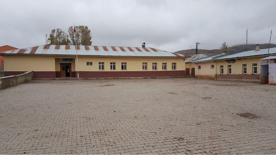 Atatürk İlkokulu ERZURUM KARAYAZI