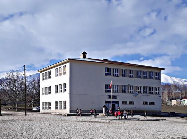 Yukarı Süphan İlkokulu BİTLİS ADİLCEVAZ