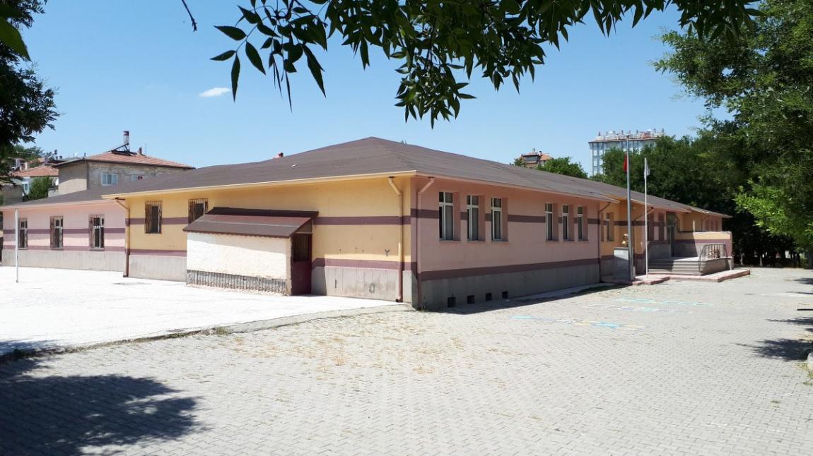 Gülşehir Atatürk İlkokulu NEVŞEHİR GÜLŞEHİR
