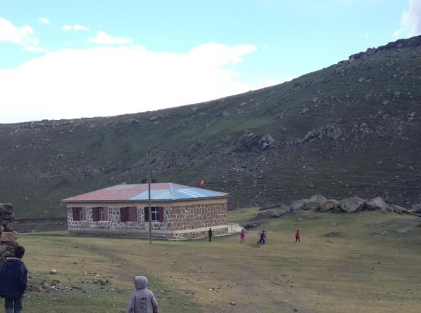 Yıldızlı İlkokulu AĞRI DİYADİN