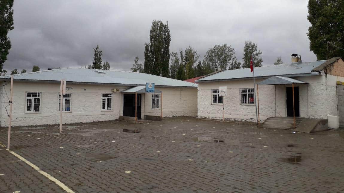 Şehit İlhami Koçak Ortaokulu ERZURUM PASİNLER