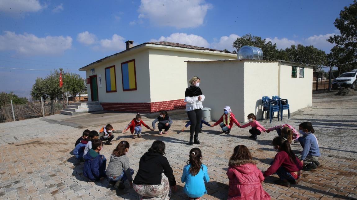 Çardaklı Köyü Kanikevan Mezrası İlkokulu DİYARBAKIR HANİ