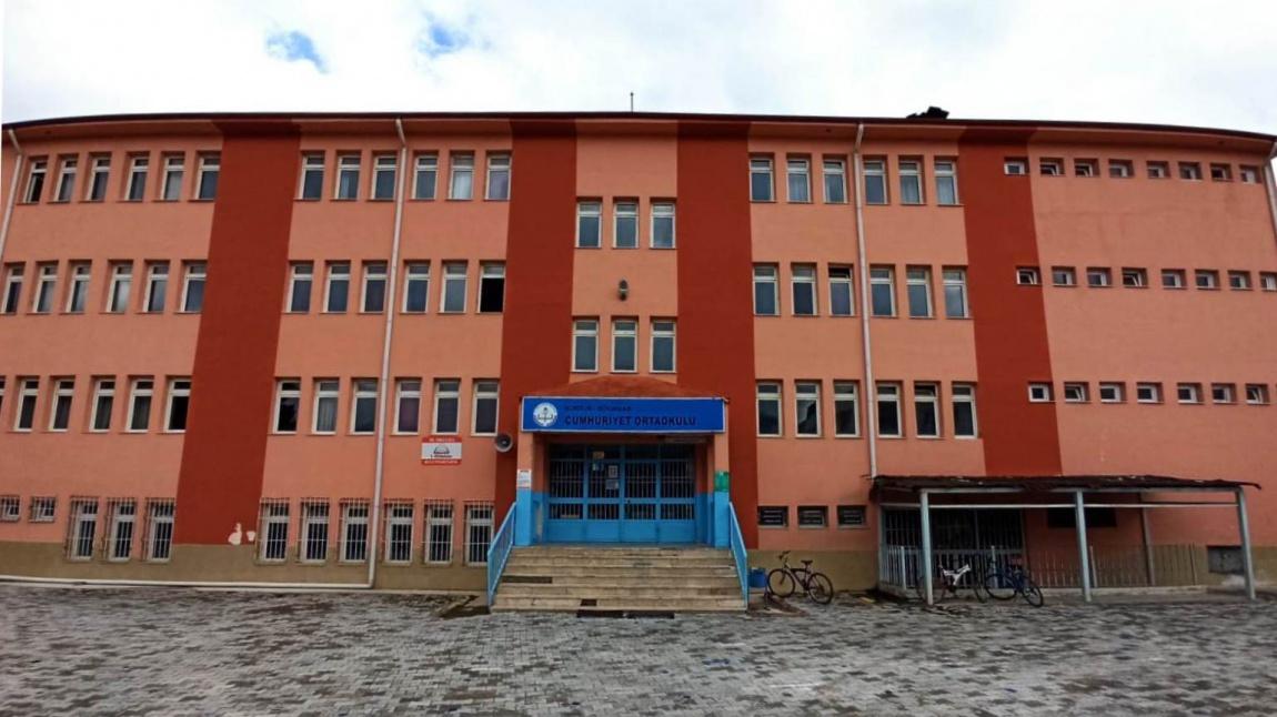 Cumhuriyet Ortaokulu BURDUR GÖLHİSAR