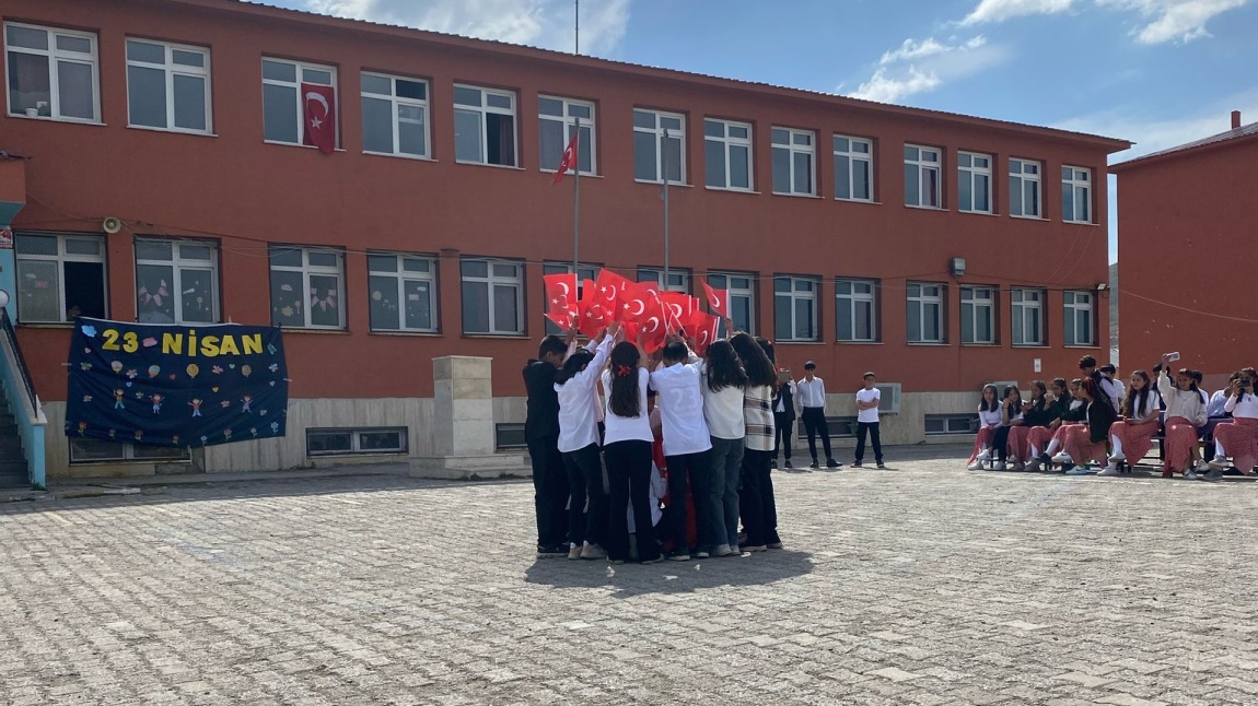 Mehmet Demir Ortaokulu VAN ERCİŞ