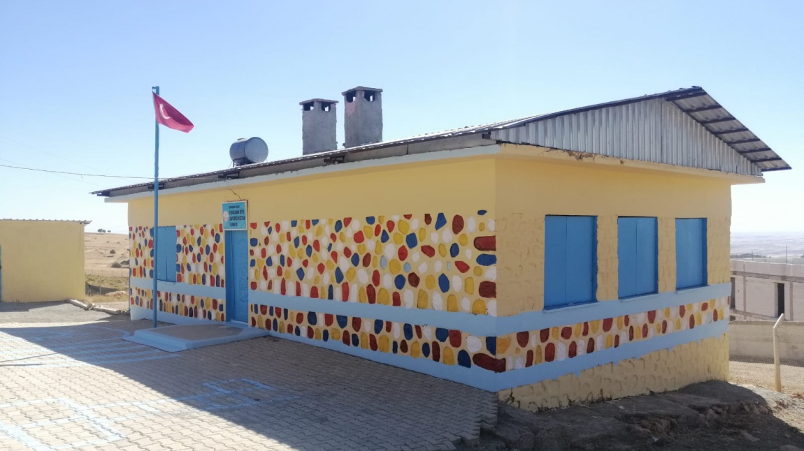 Üçbasamak Köyü Çığyatağı Mezrası İlkokulu DİYARBAKIR SİLVAN