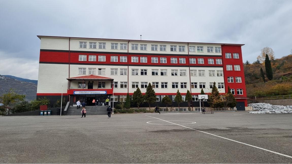Cumhuriyet Ortaokulu TRABZON MAÇKA