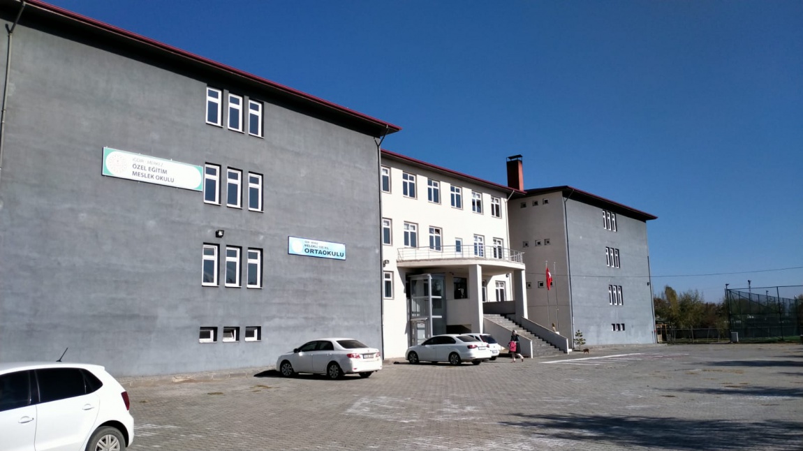 Melekli 100. Yıl Ortaokulu IĞDIR MERKEZ