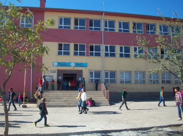 Pirinçli Ortaokulu MARDİN DERİK
