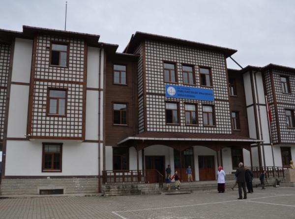 İstanbul Ticaret Odası Şehit Binbaşı Ömer Aktuğ İlkokulu RİZE ÇAMLIHEMŞİN