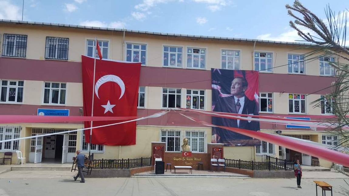 100. Yıl Cumhuriyet İlkokulu SİNOP BOYABAT