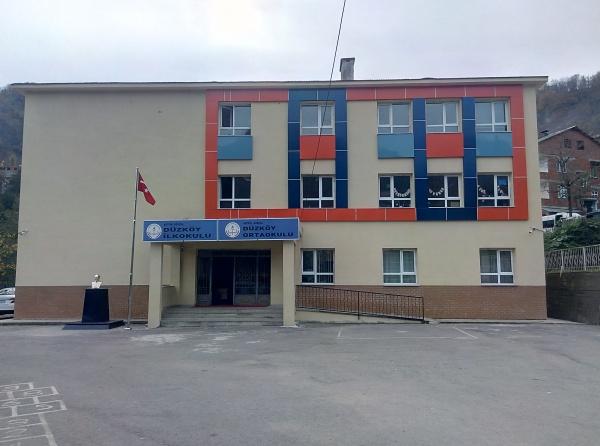 Düzköy İlkokulu ARTVİN BORÇKA