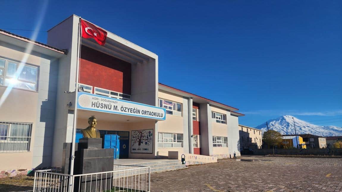Hüsnü M.Özyeğin Ortaokulu AĞRI DOĞUBAYAZIT