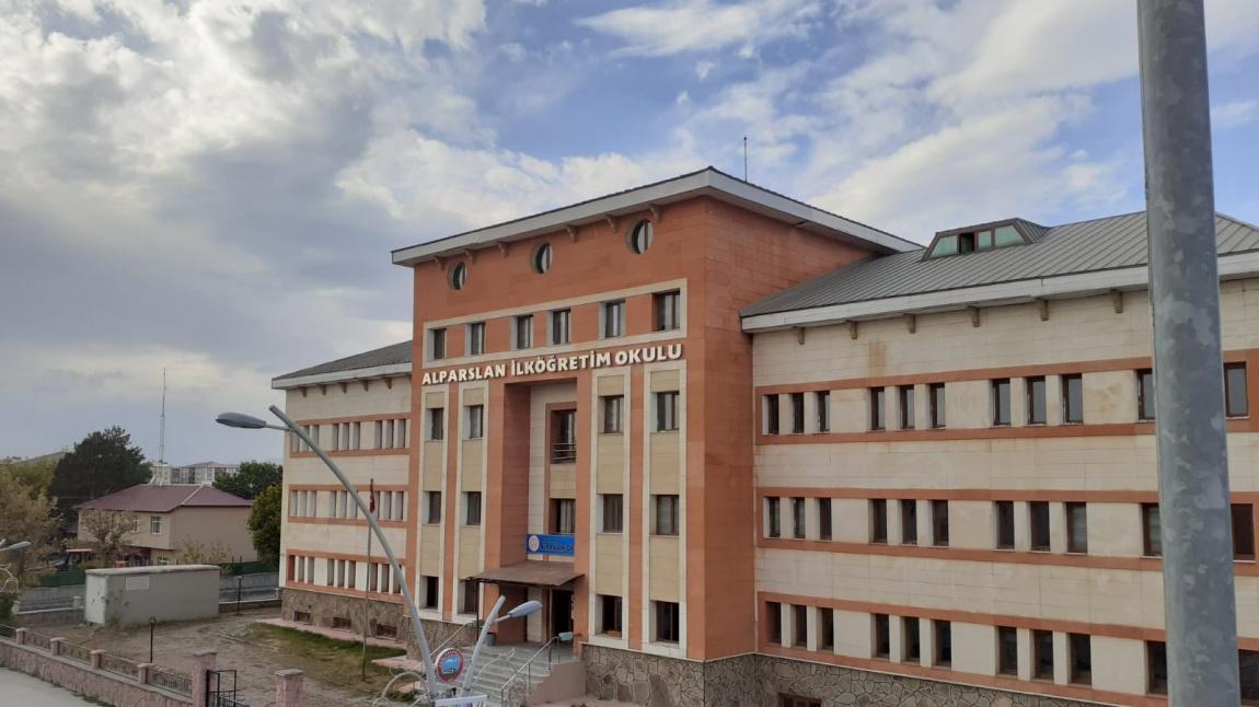 Alpaslan Ortaokulu AĞRI MERKEZ