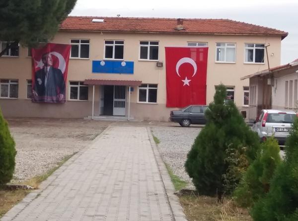 Karayahşi Şehit Astsubay Ahmet Deniz Varol İlkokulu MANİSA SALİHLİ