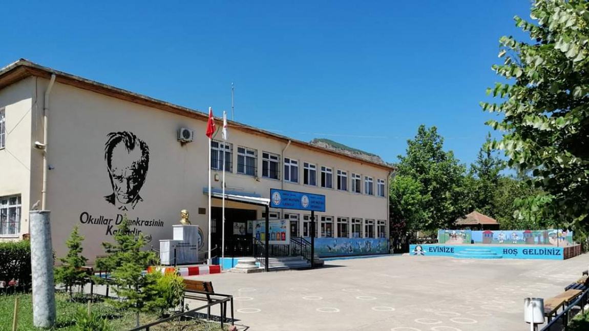 Sart Mustafa Ortaokulu MANİSA SALİHLİ