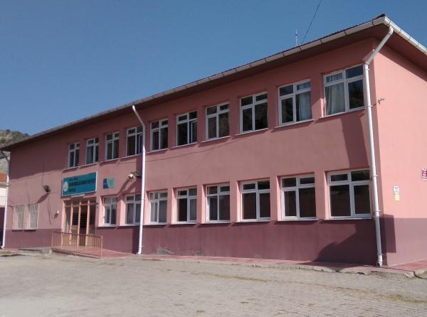 Kargınışıklar Basri Koçyiğit Ortaokulu MANİSA DEMİRCİ