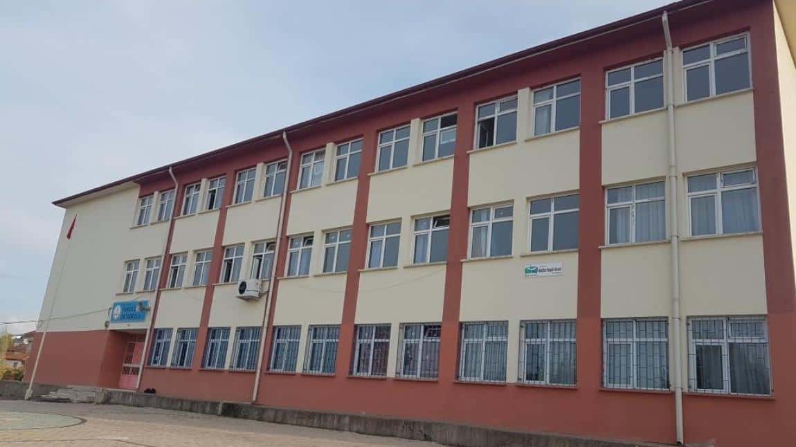 Yunus Emre Ortaokulu TOKAT YEŞİLYURT