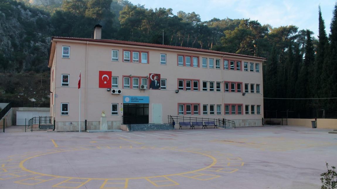 Şehit Yiğit Şahan Ortaokulu İZMİR BORNOVA