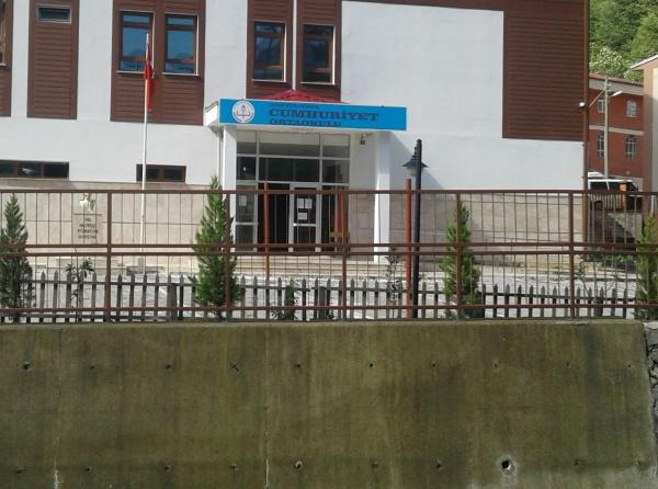 Cumhuriyet Ortaokulu ARTVİN HOPA