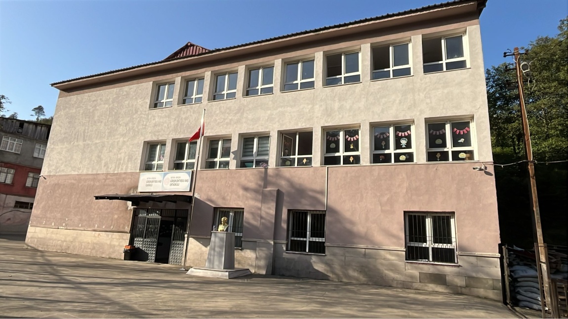 Güreşen Şehit Resul Kakşi Ortaokulu ARTVİN BORÇKA