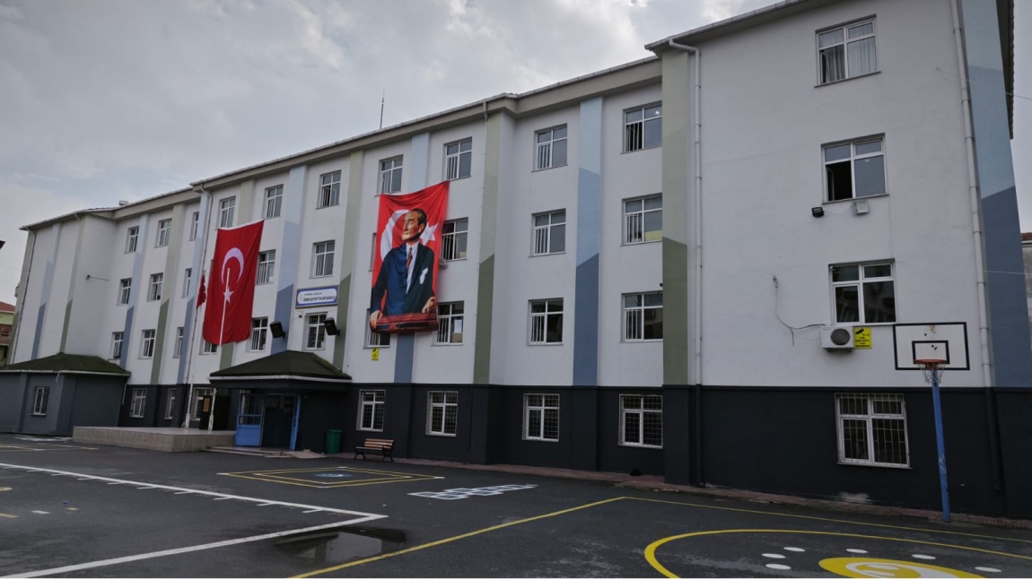 Ömer Seyfettin Ortaokulu İSTANBUL AVCILAR