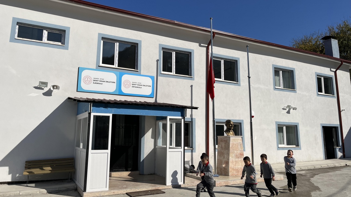 Şehit İhsan Ünlütürk İlkokulu SAKARYA AKYAZI