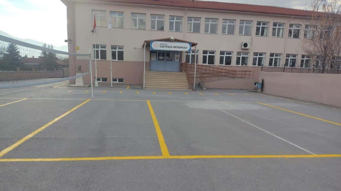 İzzetpaşa Ortaokulu ERZİNCAN MERKEZ
