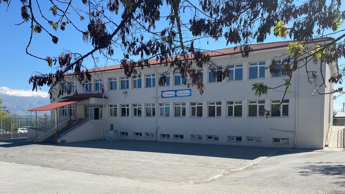 Yaylabaşı İlkokulu ERZİNCAN MERKEZ