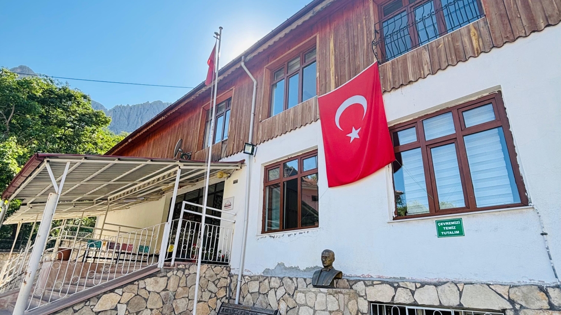 Eğin İstiklal Ortaokulu ERZİNCAN KEMALİYE