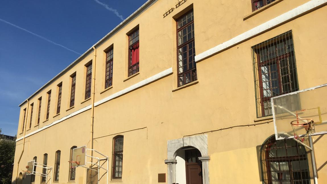 Galatasaray Üniversitesi Galatasaray Ortaokulu İSTANBUL BEYOĞLU
