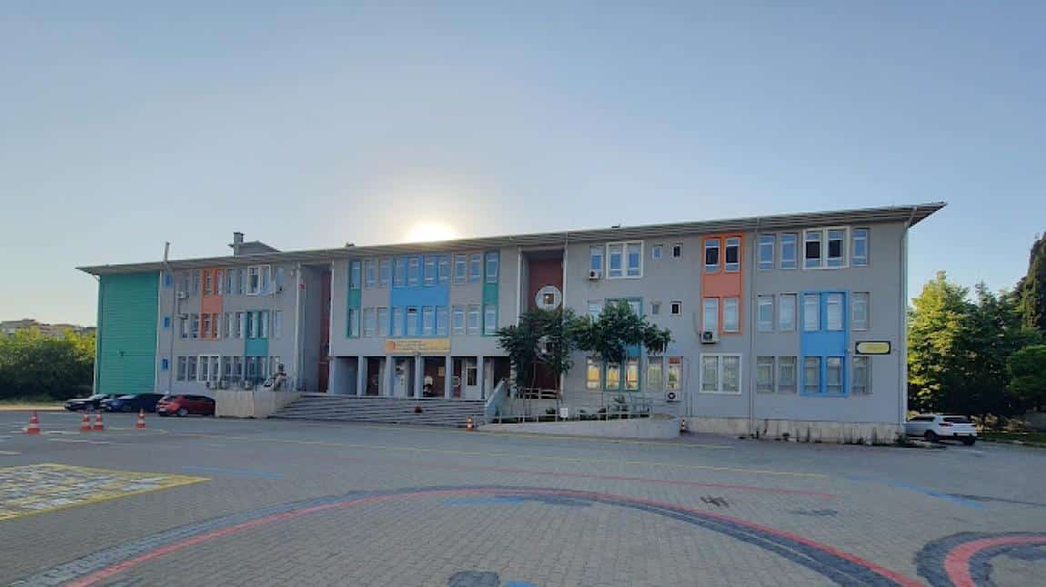 Kazlıçeşme Abay Kız Anadolu İmam Hatip Lisesi İSTANBUL ZEYTİNBURNU